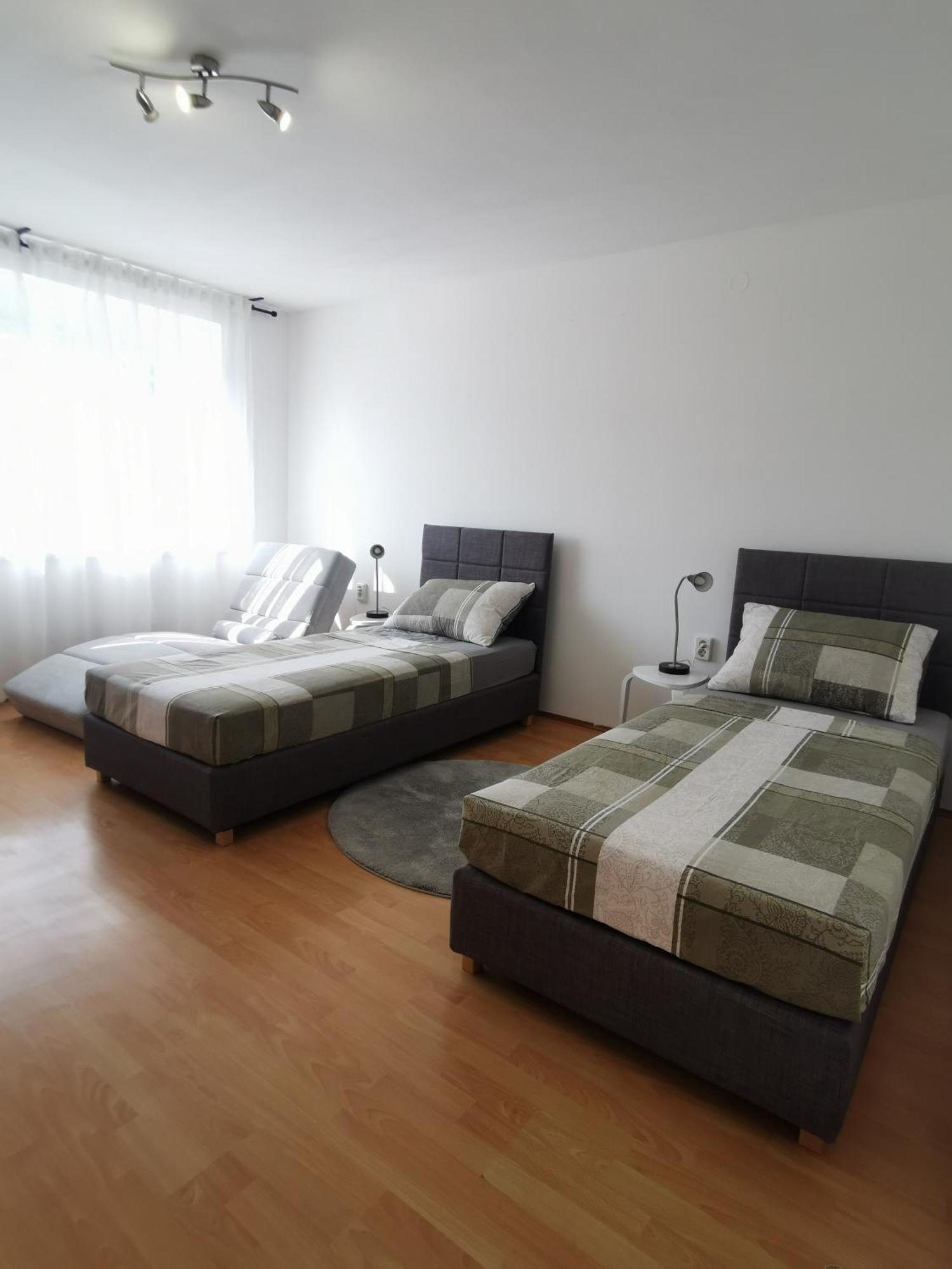 Apartment Tonio - Right On The Main Square Gospic Exterior photo
